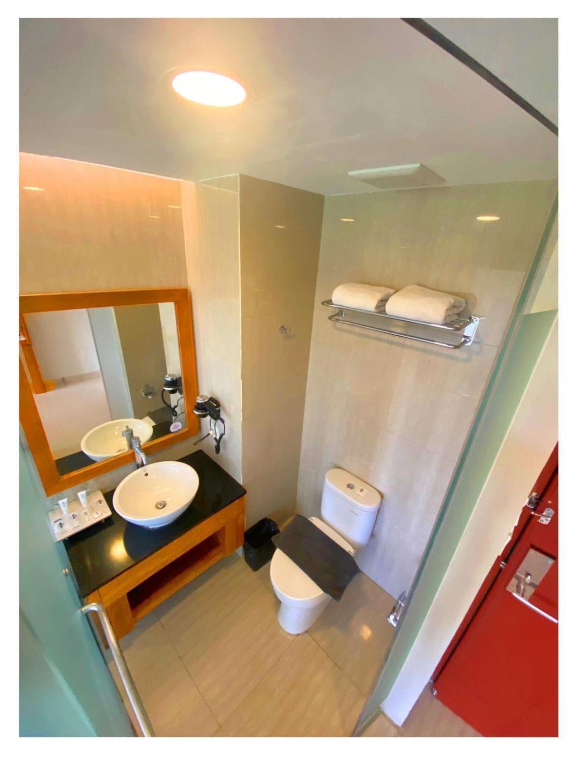 Famvida Hotel Lubuklinggau Extérieur photo