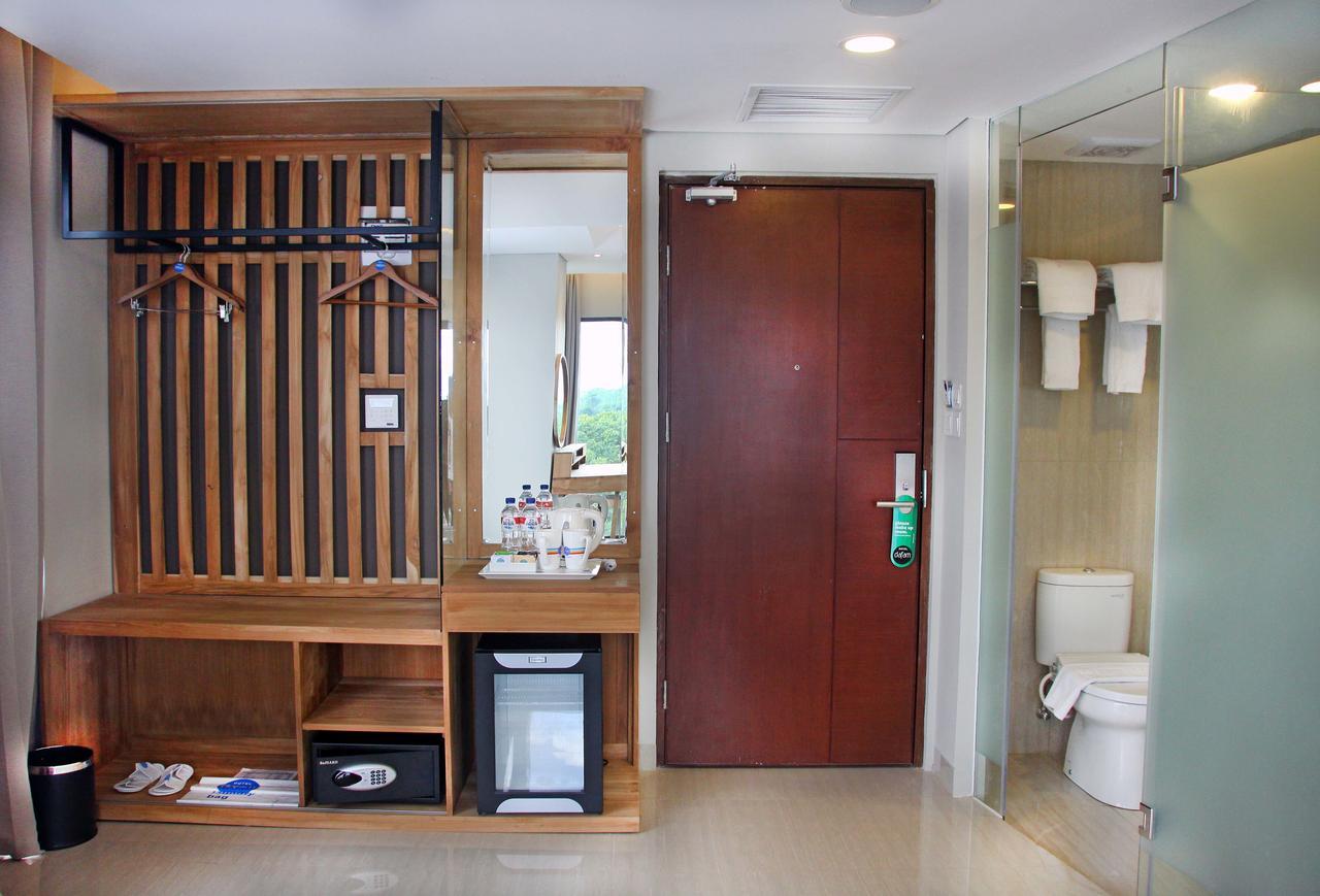 Famvida Hotel Lubuklinggau Extérieur photo