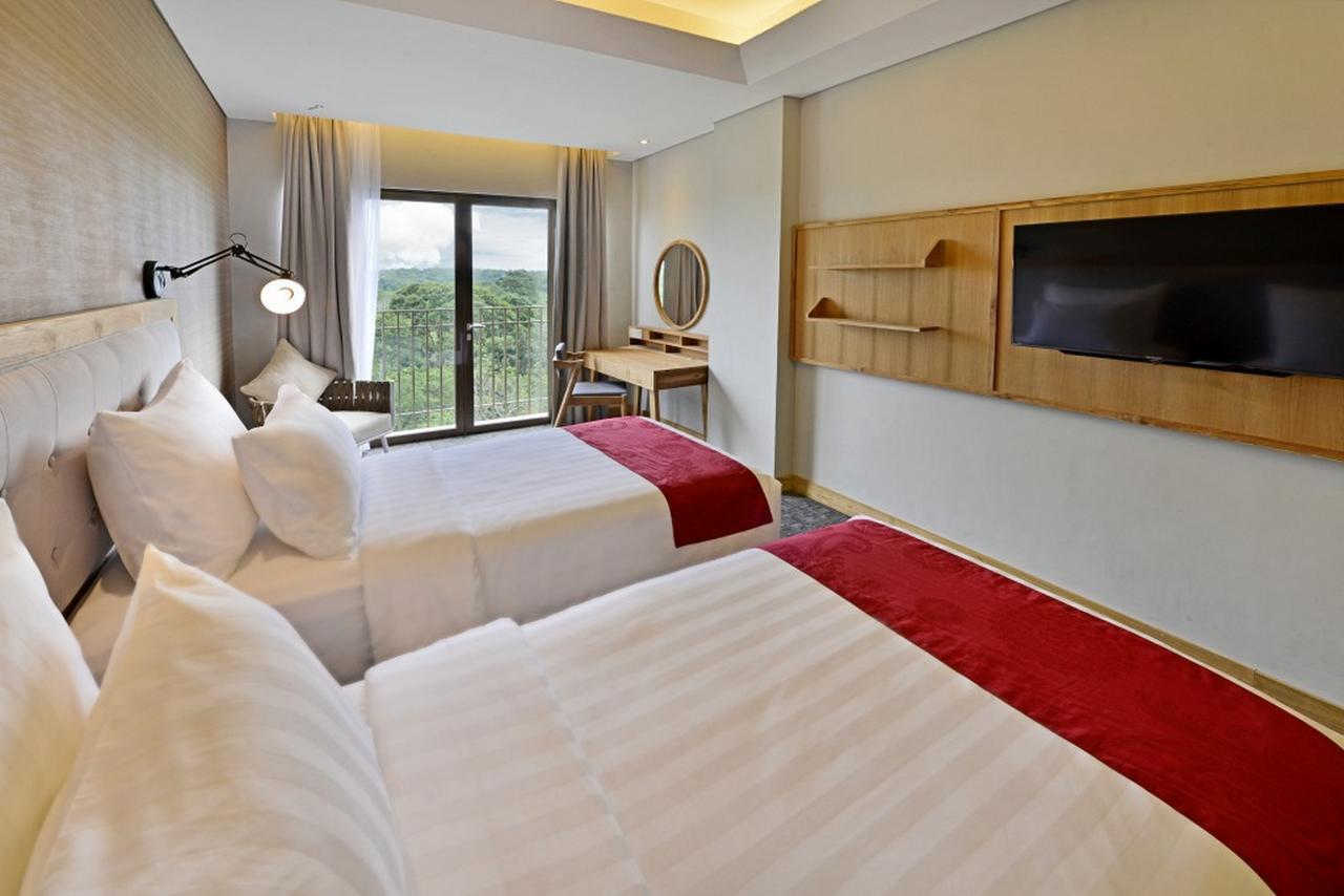 Famvida Hotel Lubuklinggau Extérieur photo